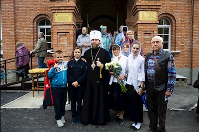 Митрополит Игнатий совершил Великое освящение храма святой блаженной Ксении Петербургской п. Красный Текстильщик и Божественную литургию в новоосвященном храме