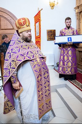 Митрополит Игнатий совершил великое освящение храма святых первоверховных апостолов Петра и Павла с. Куликовка Вольского района и Божественную литургию в новоосвященном храме