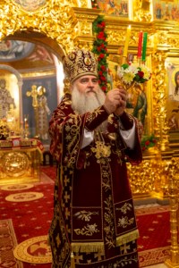 Митрополит Лонгин совершил пасхальное богослужение