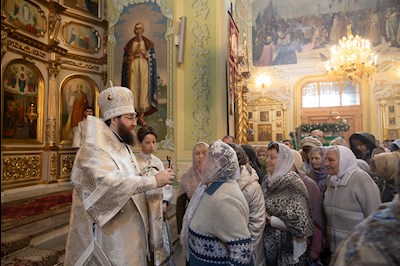 Митрополит Игнатий совершил Великую вечерню в соединении с Литургией святителя Василия Великого и чин Великого освящения воды в Покровском соборе г. Саратова