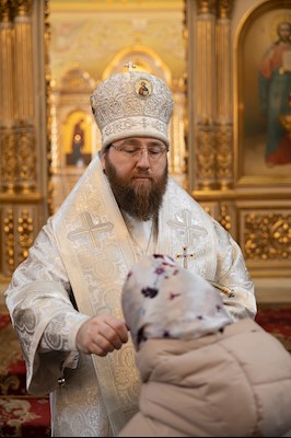 Митрополит Игнатий совершил Великую вечерню в соединении с Литургией святителя Василия Великого и чин Великого освящения воды в Покровском соборе г. Саратова