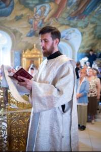 Литургия в Свято-Троицком кафедральном соборе Саратова