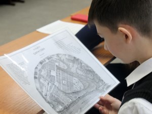 В гимназии прошел круглый стол по итогам проекта «Святые маяки русской истории: подвиг новомучеников»
