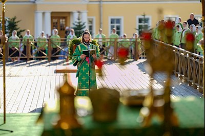 Митрополит Игнатий принял участие во всенощном бдении в Свято-Троицкой Сергиевой Лавре