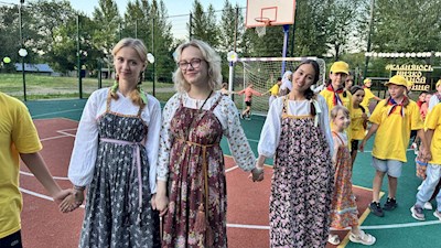 В «Солнечном» прошла веселая и красочная вечёрка
