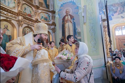 Митрополит Игнатий совершил Божественную литургию в Покровском соборе г. Саратова
