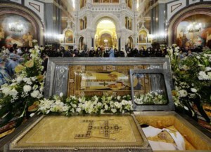 Митрополит Лонгин сослужил Предстоятелям Поместных Православных Церквей за Литургией в день 100-летия интронизации святителя Тихона, Патриарха Московского