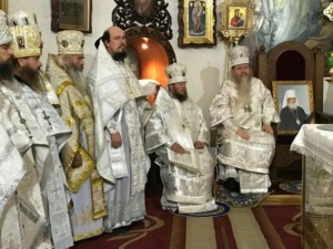 Митрополит Лонгин совершил заупокойную Литургию по почившему Митрополиту Нежинскому и Прилукскому Иринею