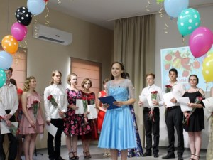 В Свято-Покровской гимназии прошел выпускной вечер
