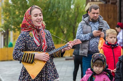Священник принял участие в празднике «Покровские беседы»