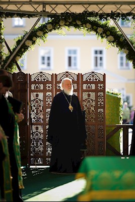 Митрополит Игнатий принял участие во всенощном бдении в Свято-Троицкой Сергиевой Лавре