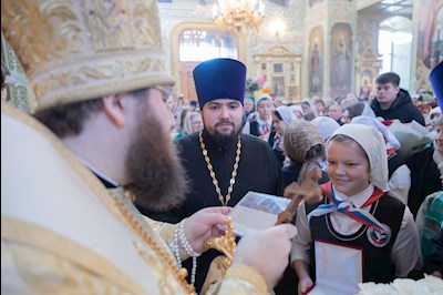 Митрополит Игнатий совершил Божественную литургию в Покровском соборе г. Саратова