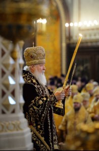 Митрополит Лонгин сослужил Святейшему Патриарху Кириллу на Литургии в Храме Христа Спасителя в годовщину его интронизации