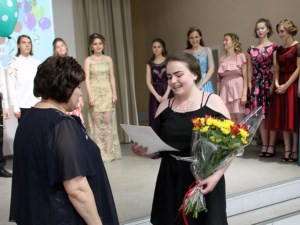 В Свято-Покровской гимназии прошел выпускной вечер