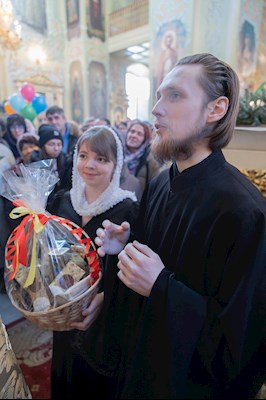 Митрополит Игнатий совершил Божественную литургию в Покровском соборе г. Саратова