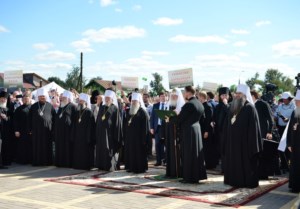 Митрополит Лонгин сослужил Святейшему Патриарху Кириллу на Божественной литургии в Воскресенском кафедральном соборе г. Арзамаса