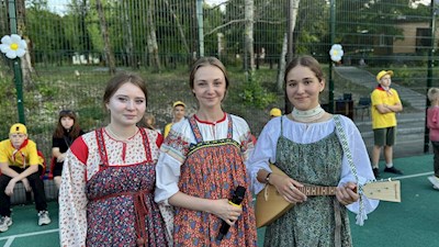 В «Солнечном» прошла веселая и красочная вечёрка