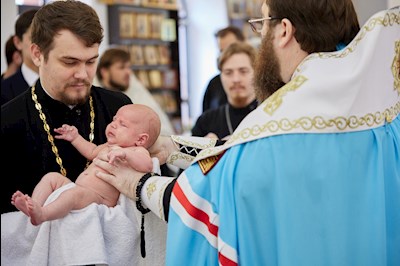 Митрополит Игнатий совершил таинство Крещения