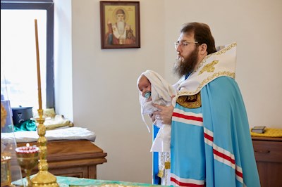 Митрополит Игнатий совершил таинство Крещения