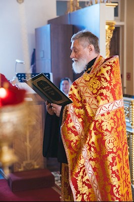 В Серафимовском храме Саратова встретили ковчег с частицей мощей святого великомученика Пантелеимона