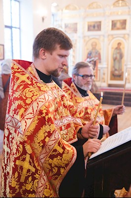 В Серафимовском храме Саратова встретили ковчег с частицей мощей святого великомученика Пантелеимона