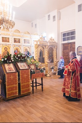 В Серафимовском храме Саратова встретили ковчег с частицей мощей святого великомученика Пантелеимона