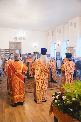 В Серафимовском храме Саратова встретили ковчег с частицей мощей святого великомученика Пантелеимона