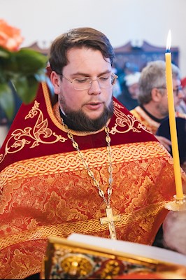 В Серафимовском храме Саратова встретили ковчег с частицей мощей святого великомученика Пантелеимона