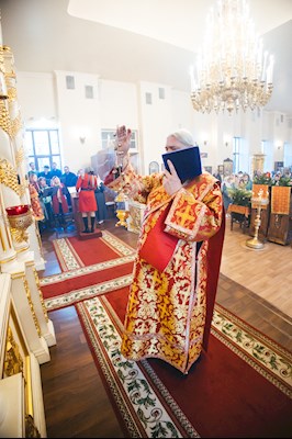 В Серафимовском храме Саратова встретили ковчег с частицей мощей святого великомученика Пантелеимона