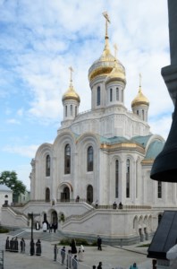 Митрополит Лонгин принял участие в великом освящении нового храма Воскресения Христова и Новомучеников и Исповедников Церкви Русской в московском Сретенском монастыре