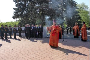На Воскресенском кладбище совершена лития по воинам, погибшим в годы Великой Отечественной войны