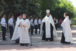 В День памяти и скорби на Воскресенском кладбище Саратова совершена заупокойная лития