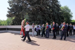 В День памяти и скорби на Воскресенском кладбище Саратова совершена заупокойная лития