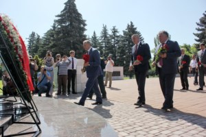 В День памяти и скорби на Воскресенском кладбище Саратова совершена заупокойная лития