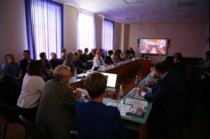 Руководитель епархиального отдела принял участие в заседании круглого стола, посвященного 100-летию революции