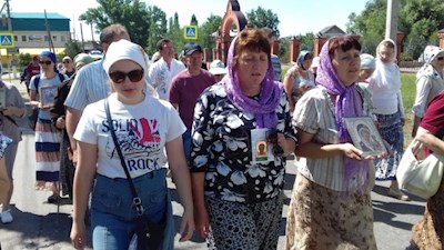 В Хвалынске состоялся крестный ход к разрушенному монастырскому скиту