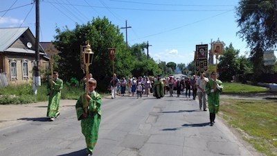 В Хвалынске состоялся крестный ход к разрушенному монастырскому скиту