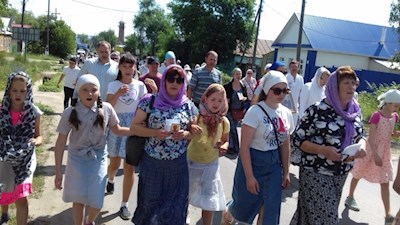 В Хвалынске состоялся крестный ход к разрушенному монастырскому скиту