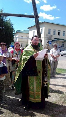 В Хвалынске состоялся крестный ход к разрушенному монастырскому скиту