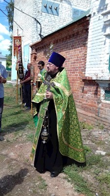 В Хвалынске состоялся крестный ход к разрушенному монастырскому скиту