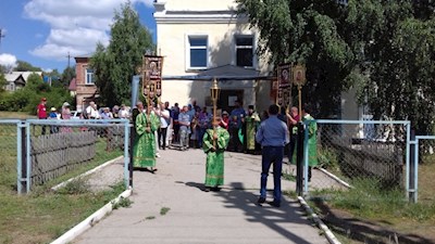 В Хвалынске состоялся крестный ход к разрушенному монастырскому скиту