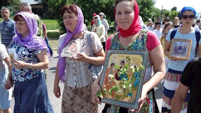 В Хвалынске состоялся крестный ход к разрушенному монастырскому скиту