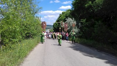 В Хвалынске состоялся крестный ход к разрушенному монастырскому скиту