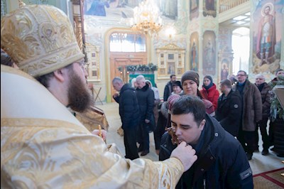 Митрополит Игнатий совершил Божественную литургию в Покровском соборе г. Саратова