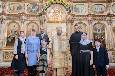 Митрополит Игнатий совершил Божественную литургию в Покровском соборе г. Саратова