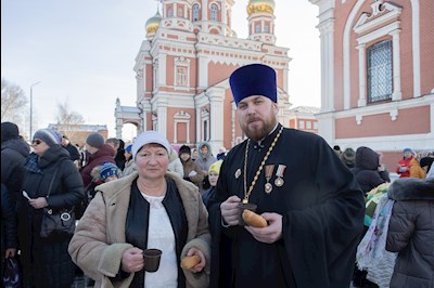 Митрополит Игнатий совершил Божественную литургию в Покровском соборе г. Саратова