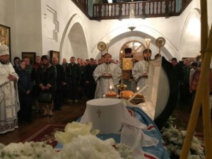 Митрополит Лонгин совершил заупокойную Литургию по почившему Митрополиту Нежинскому и Прилукскому Иринею
