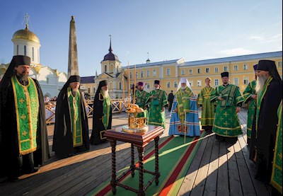 Митрополит Игнатий принял участие во всенощном бдении в Свято-Троицкой Сергиевой Лавре