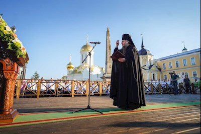 Митрополит Игнатий принял участие во всенощном бдении в Свято-Троицкой Сергиевой Лавре