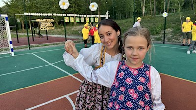 В «Солнечном» прошла веселая и красочная вечёрка